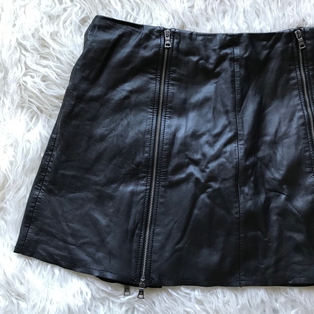 BCBGMAXAZRIA Myra Double Zipped‎ Leather Mini Skirt - Picture 5 of 11